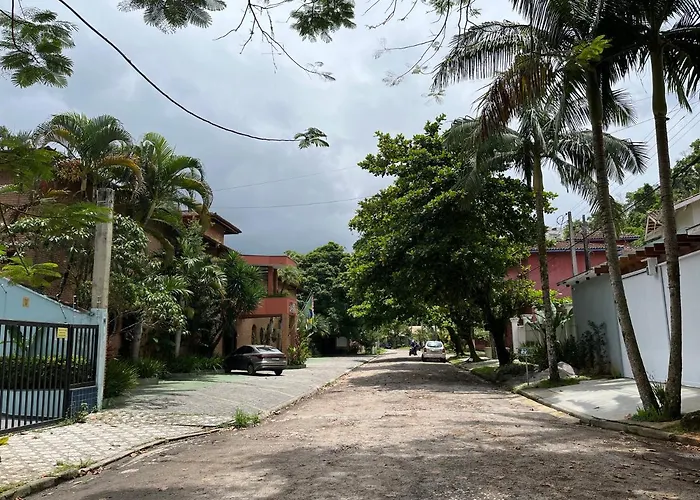 2 Dorms com ar split nos quartos, piscina, Wi-fi e 5min a pé da Praia do Itaguá